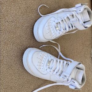 Men’s Nike Mid- Airforce 1